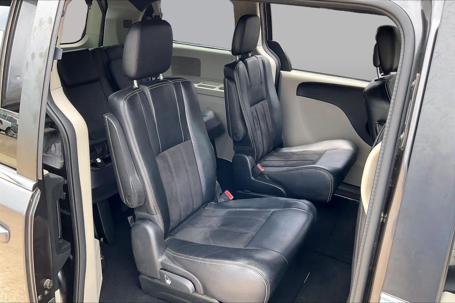 Used 2019 Dodge Grand Caravan SXT FWD image 19