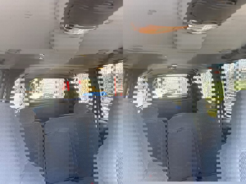 Used 2004 Ford Excursion XLT image 31