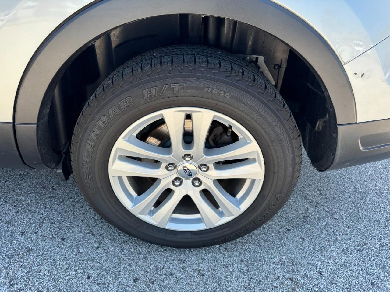 Used 2018 Ford Explorer XLT w/ Equipment Group 202A FWD image 7