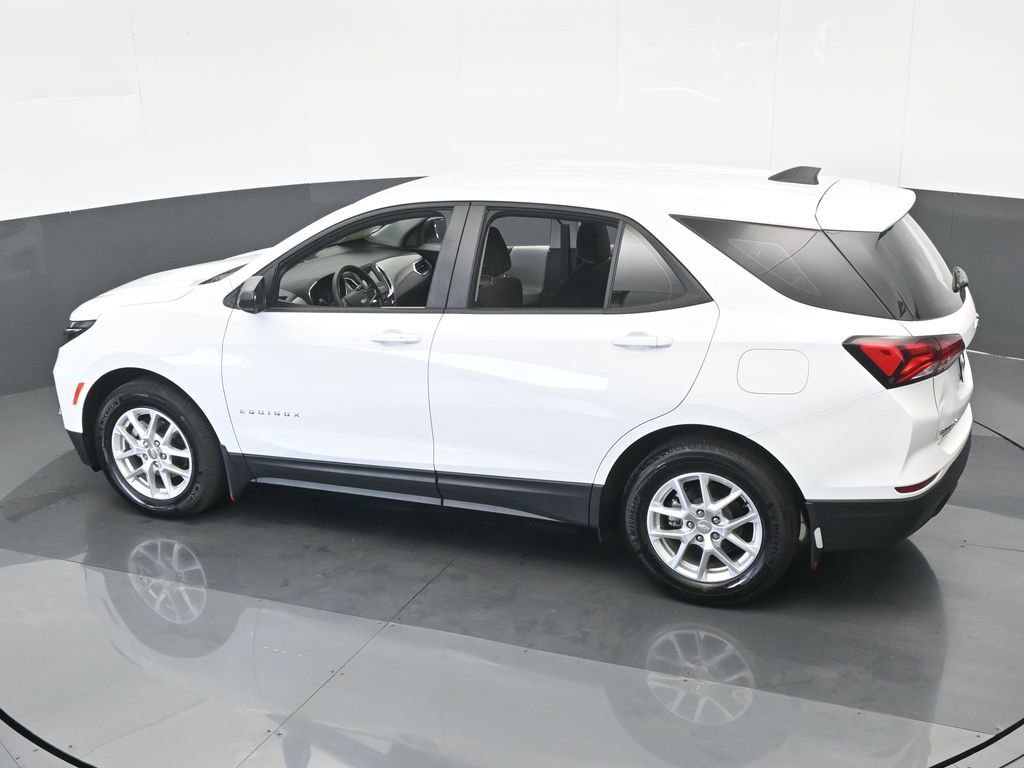 Used 2023 Chevrolet Equinox LS image 47