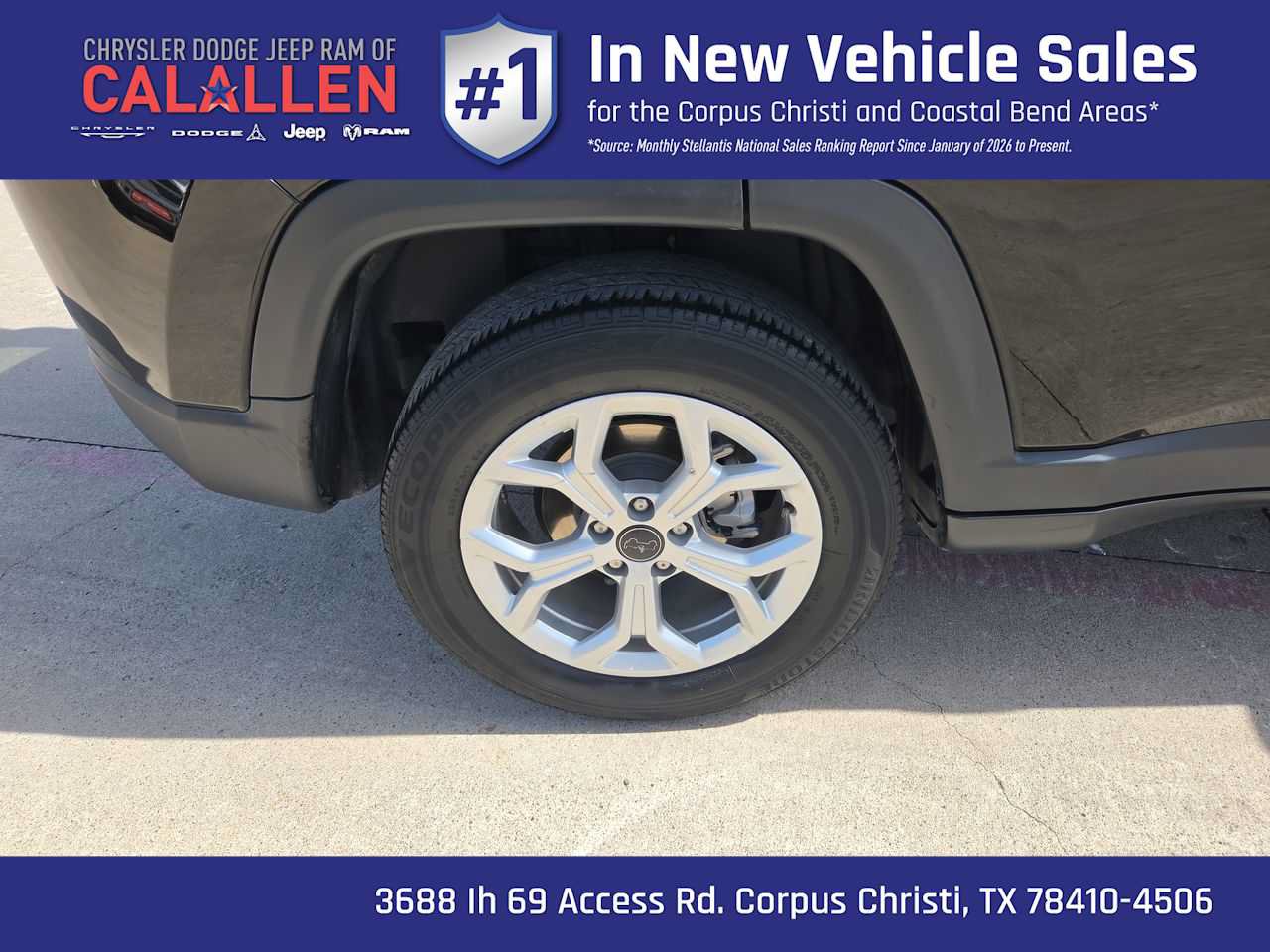 Used 2025 Jeep Compass Latitude w/ Sun & Sound Group AWD/4WD image 16