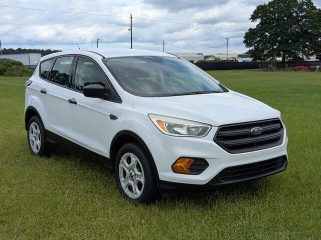 Used 2017 Ford Escape S image 1