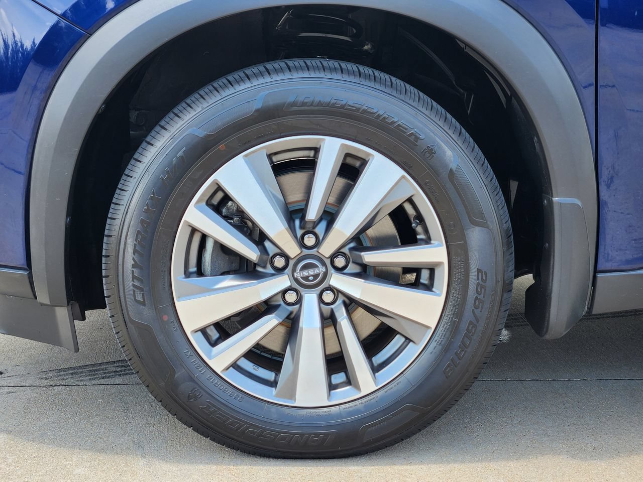 Used 2023 Nissan Pathfinder SL AWD/4WD image 9