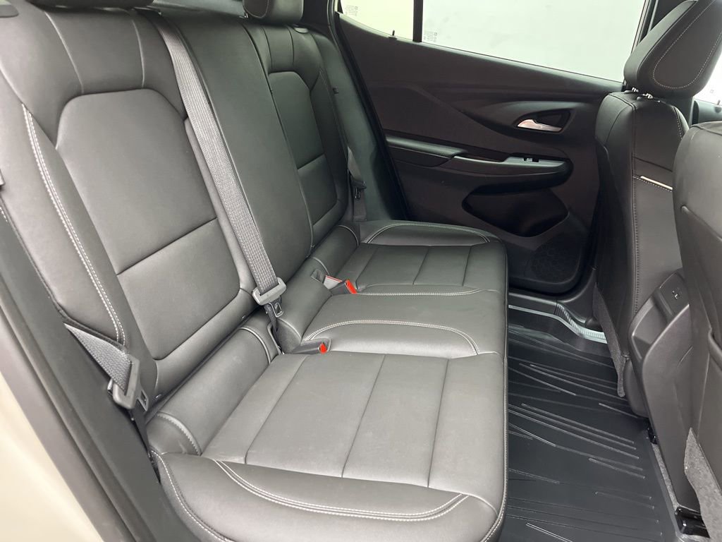 Used 2026 Buick Envista Sport Touring w/ Studio Series FWD image 21