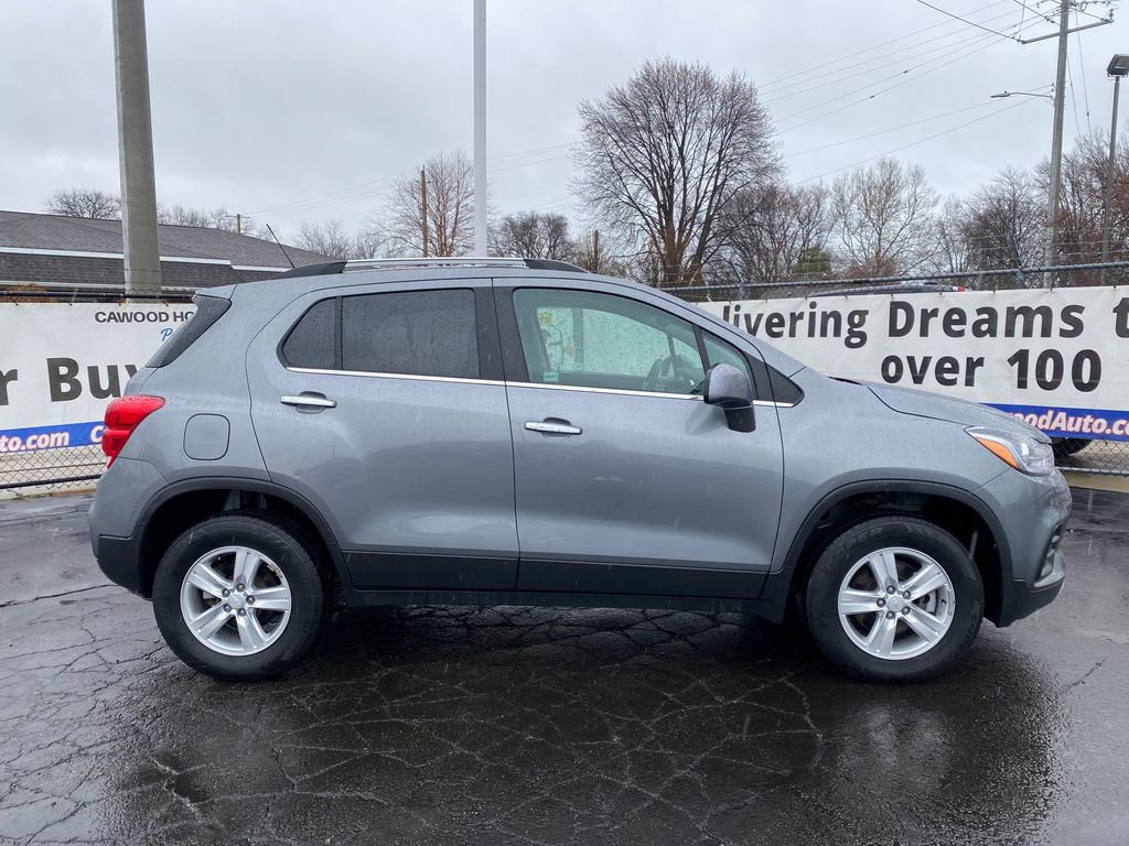 Used 2020 Chevrolet Trax LT w/ Driver Confidence Package image 2