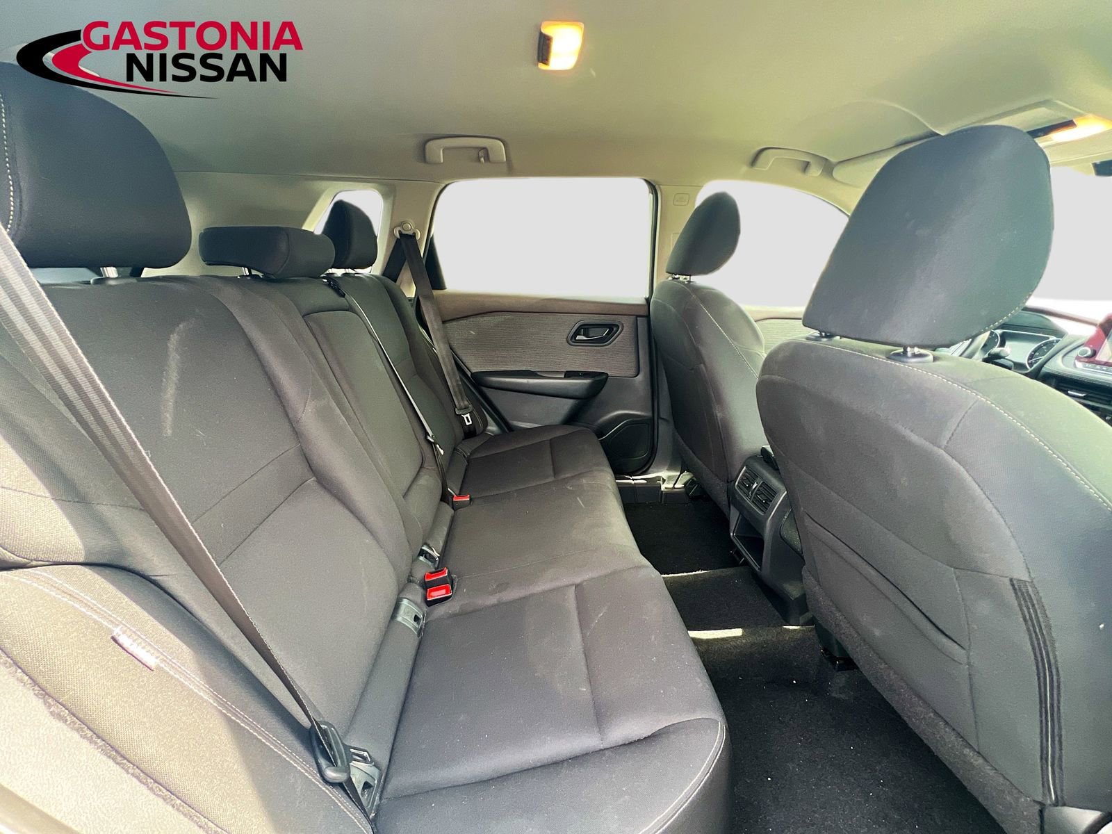 Used 2023 Nissan Rogue S image 33