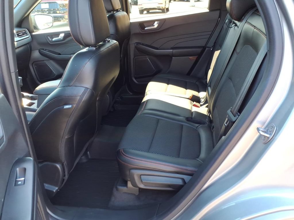 Used 2024 Ford Escape ST-Line w/ Tech Pack #1 AWD/4WD image 11