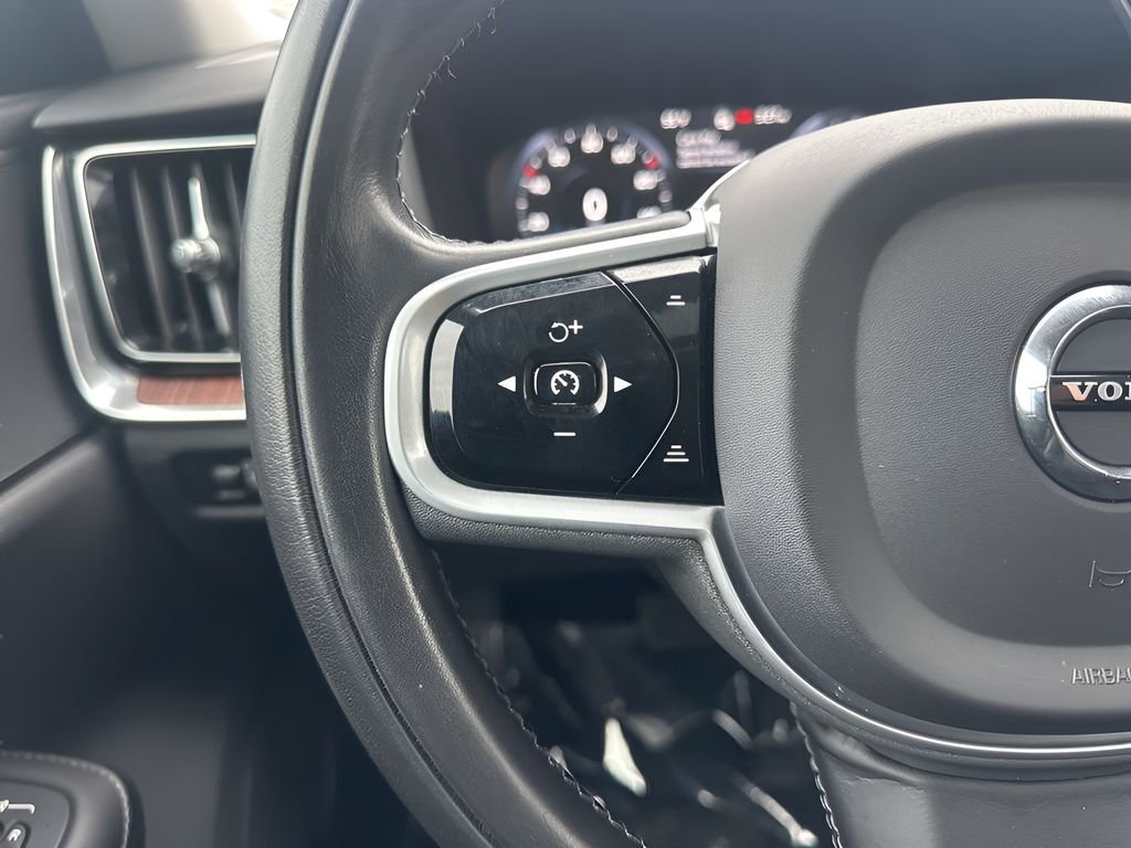 Used 2021 Volvo S60 T5 Momentum w/ Premium Package image 16