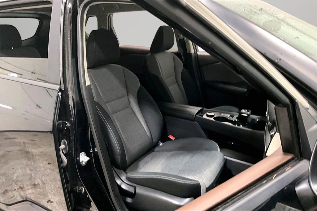 Used 2022 Nissan Rogue S image 26