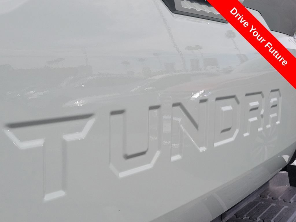 Used 2025 Toyota Tundra Limited AWD/4WD image 29