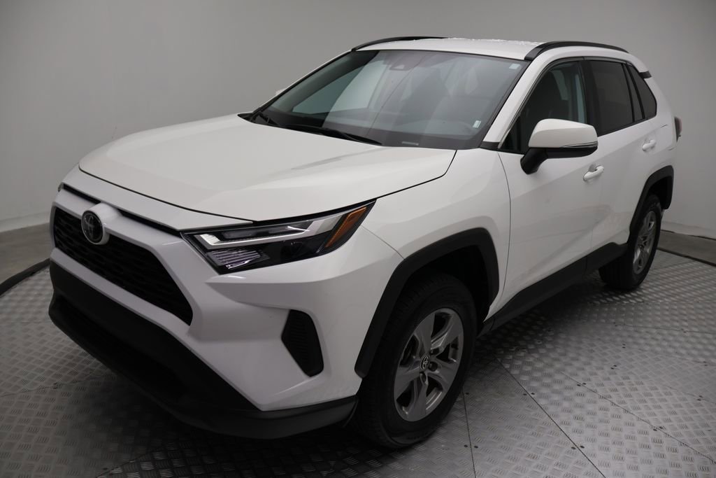 Used 2024 Toyota RAV4 XLE FWD image 2