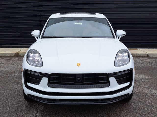 Used 2026 Porsche Macan AWD/4WD image 10