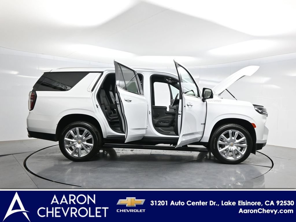 Used 2022 Chevrolet Tahoe High Country w/ Premium Package 2 AWD/4WD image 3