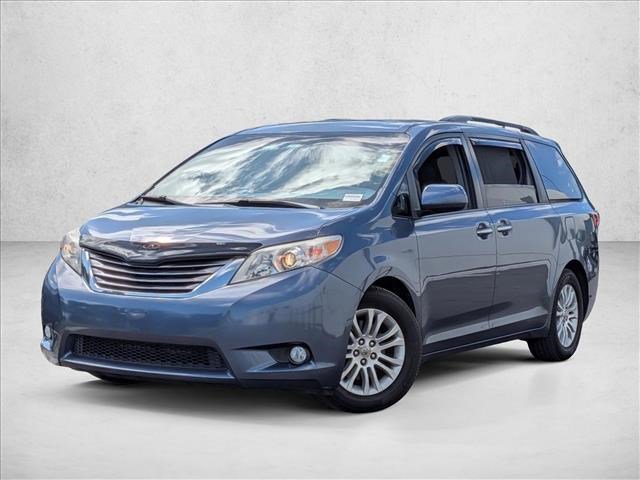 Used 2016 Toyota Sienna XLE FWD image 1