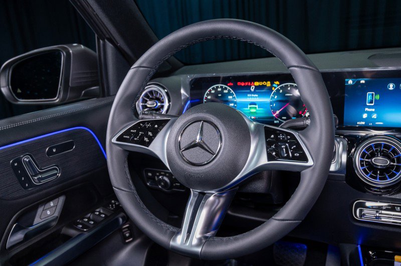 New 2026 Mercedes-Benz GLB 250 4MATIC image 16