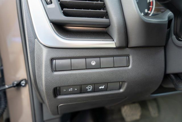 Certified 2025 Nissan Rogue SV image 21