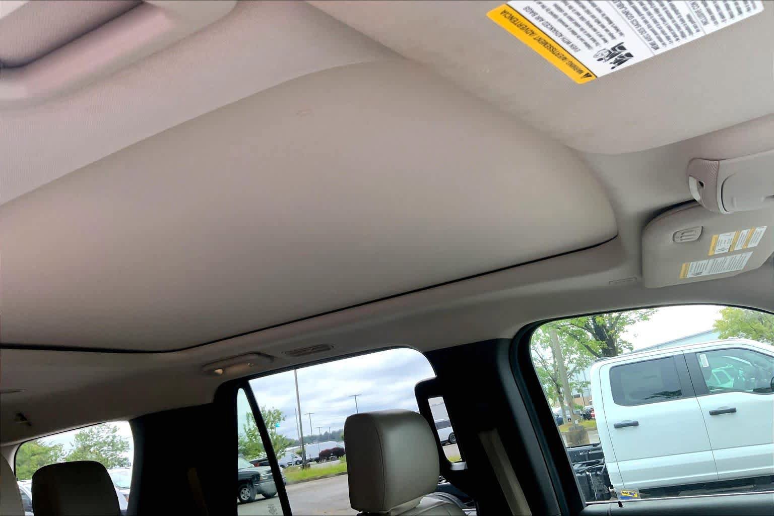 Used 2020 Ford Expedition XLT w/ Equipment Group 202A RWD image 13