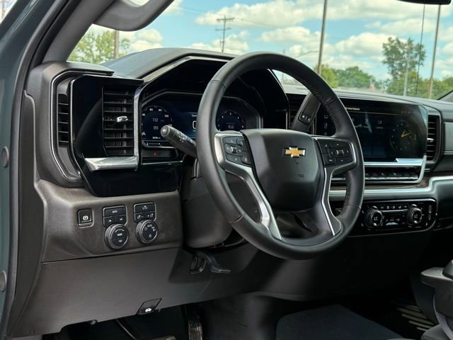 Used 2025 Chevrolet Silverado 1500 LT image 14