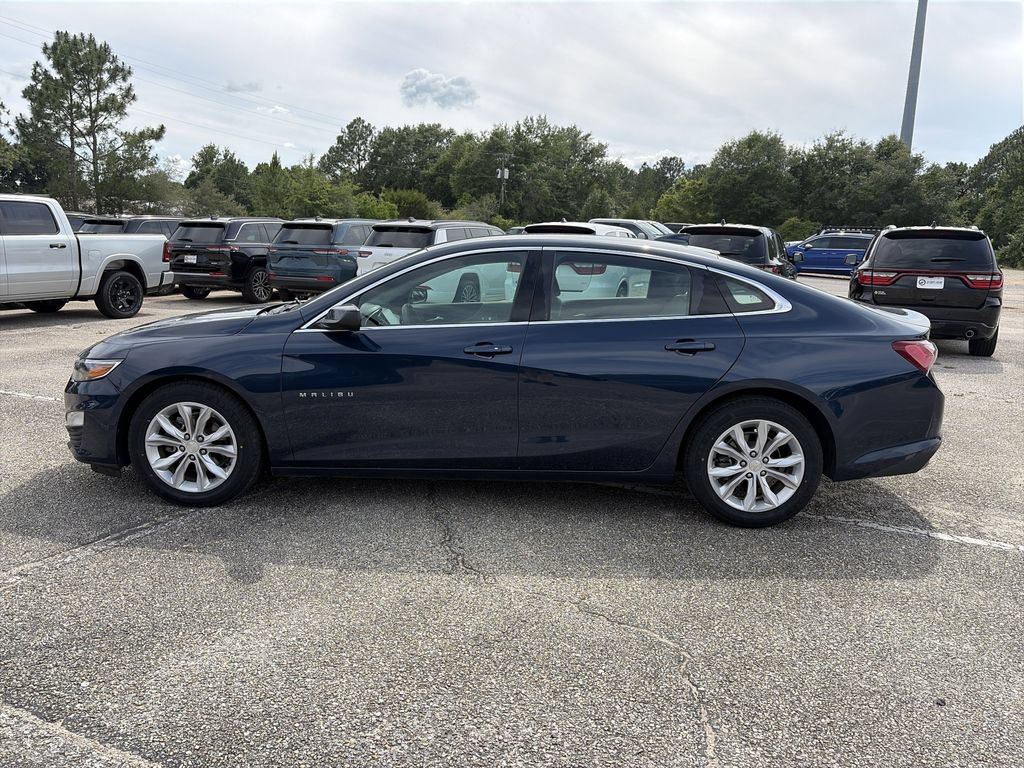 Used 2021 Chevrolet Malibu LT FWD image 3