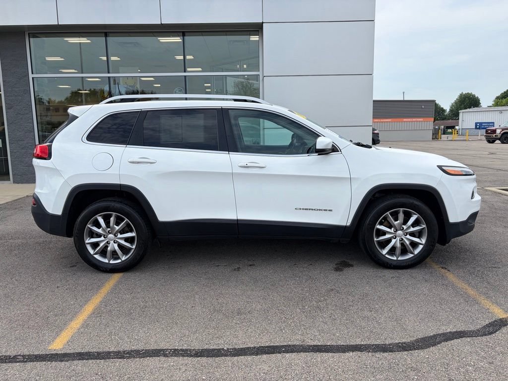 Used 2018 Jeep Cherokee Limited AWD/4WD image 34