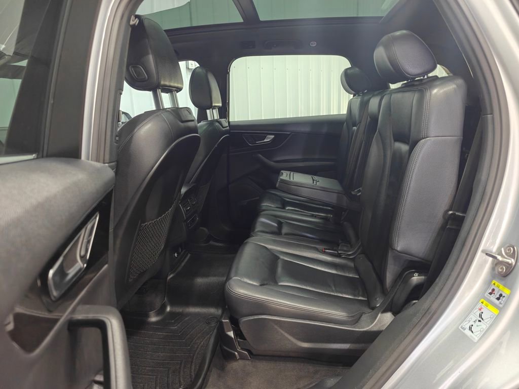 Used 2019 Audi Q7 3.0T Premium Plus w/ Premium Plus Package AWD/4WD image 32