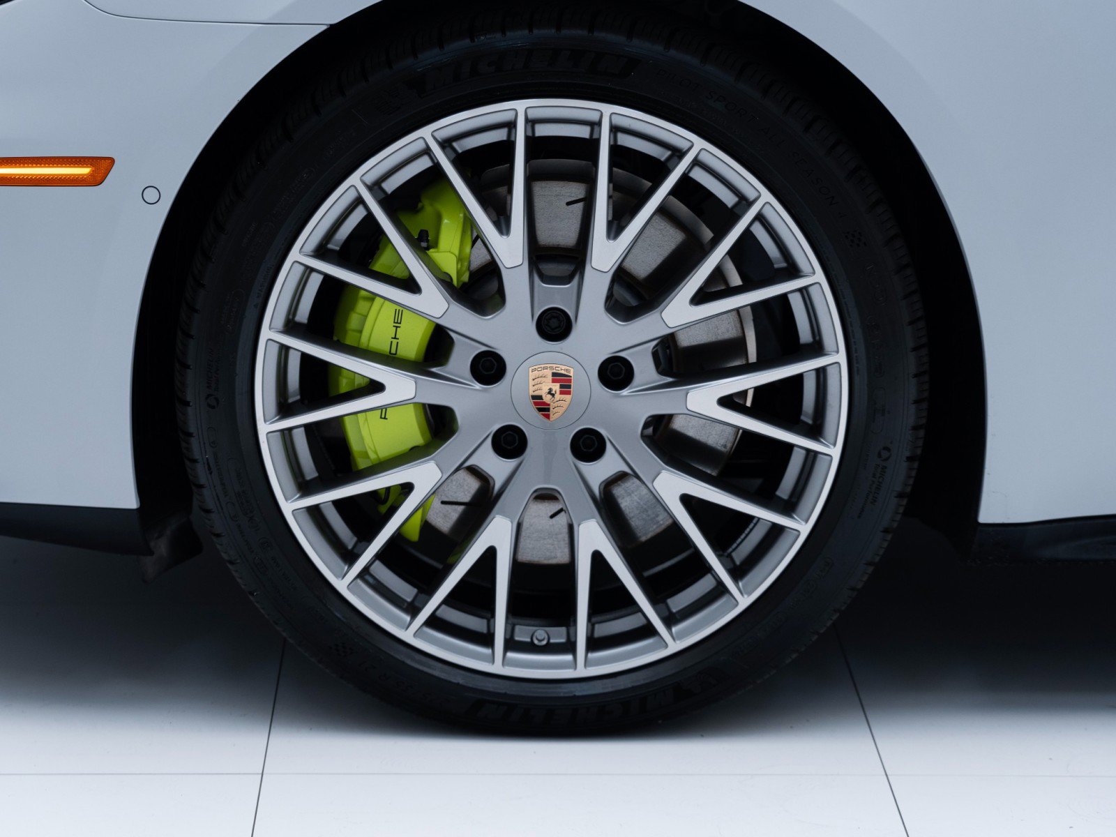 New 2026 Porsche Panamera 4 image 12