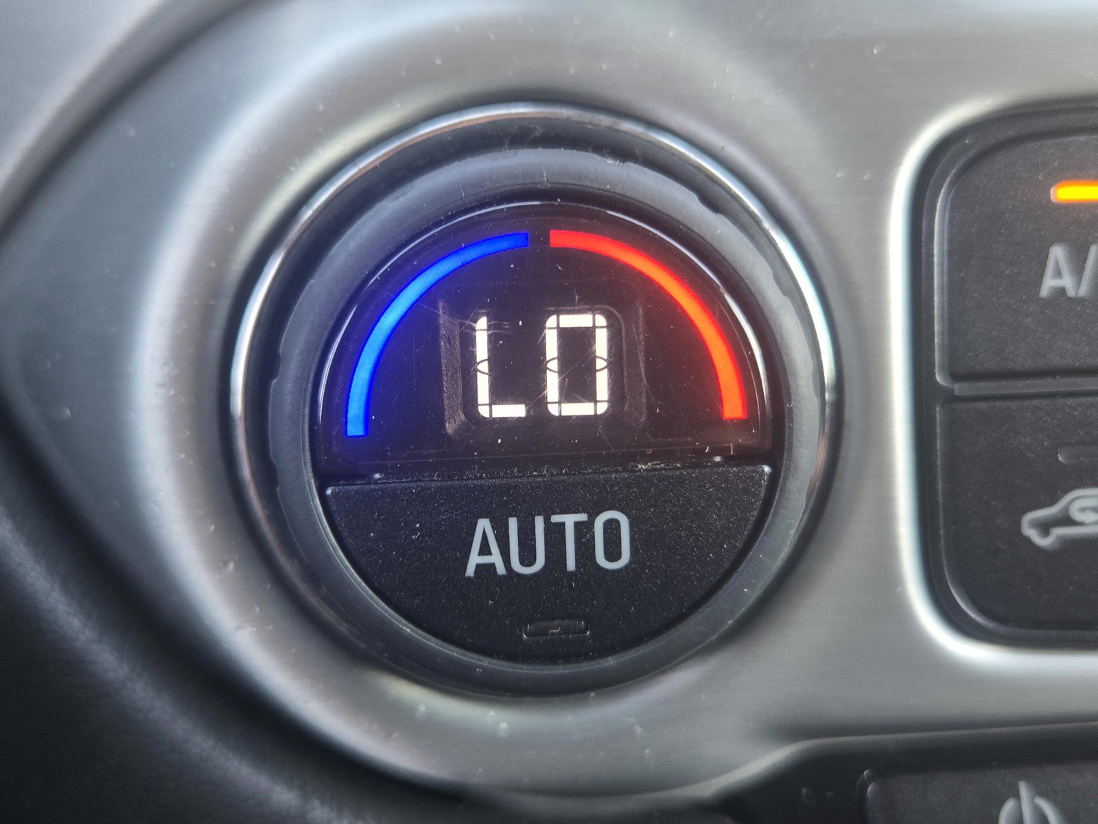Used 2020 GMC Yukon XL SLE w/ SLE Value Package RWD image 25