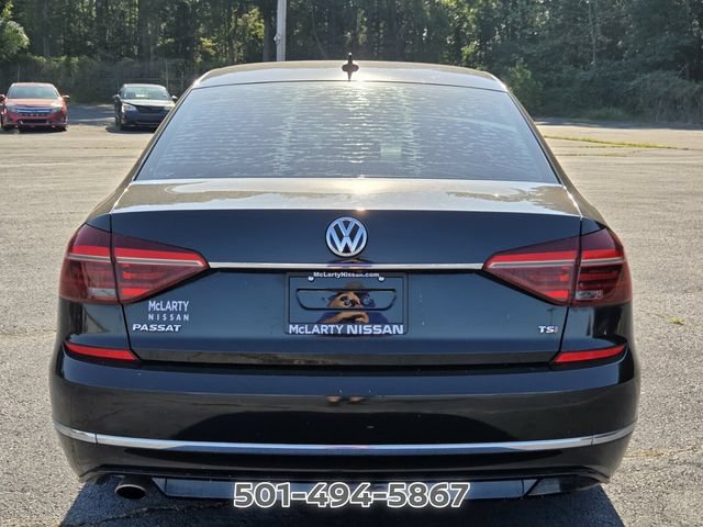 Used 2017 Volkswagen Passat 1.8T R-Line w/ R-Line Lighting Package FWD image 4