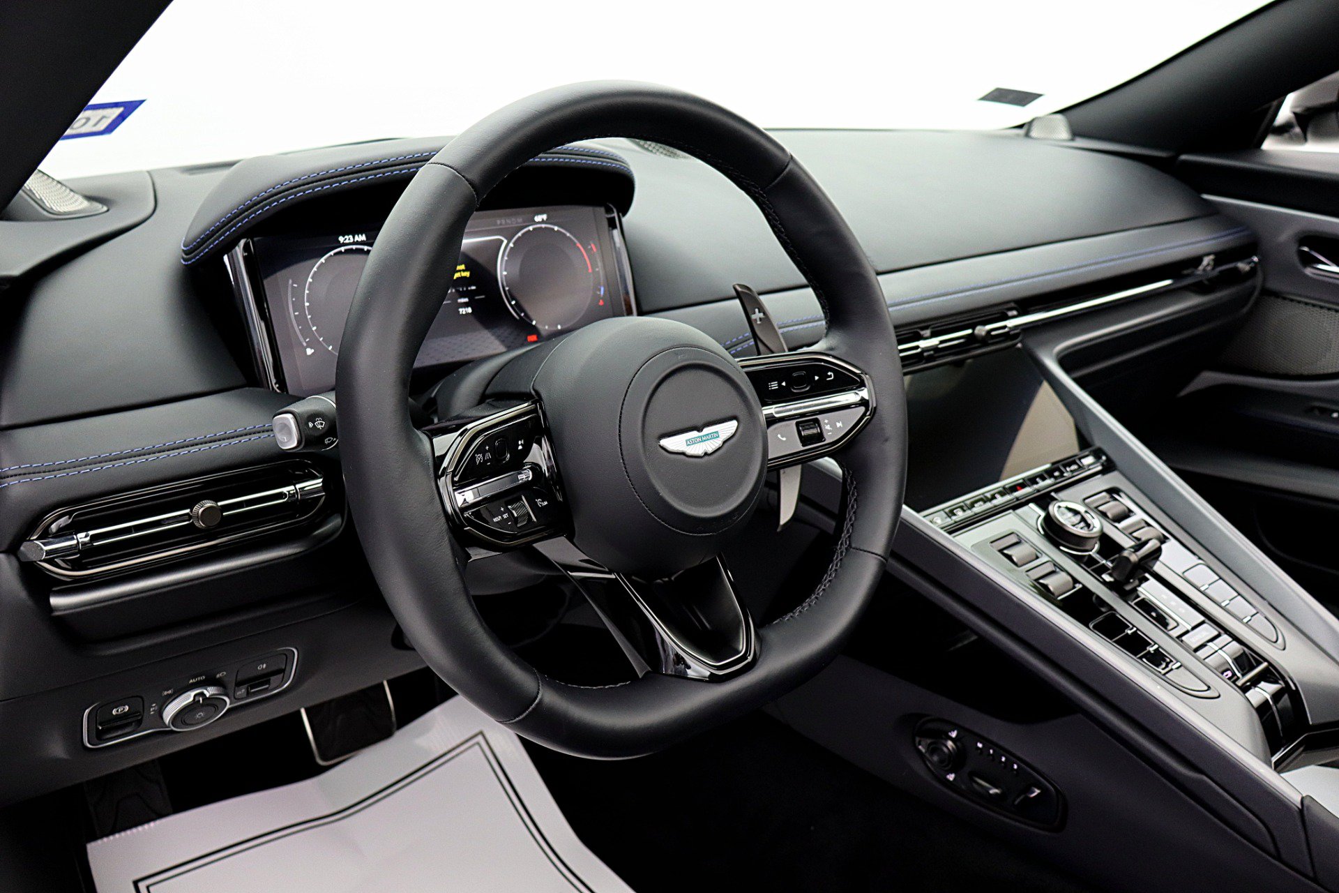 Used 2024 Aston Martin DB12 Convertible RWD image 37