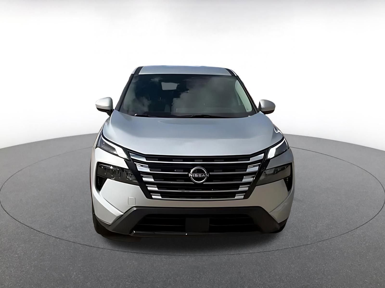 Used 2025 Nissan Rogue SV image 3