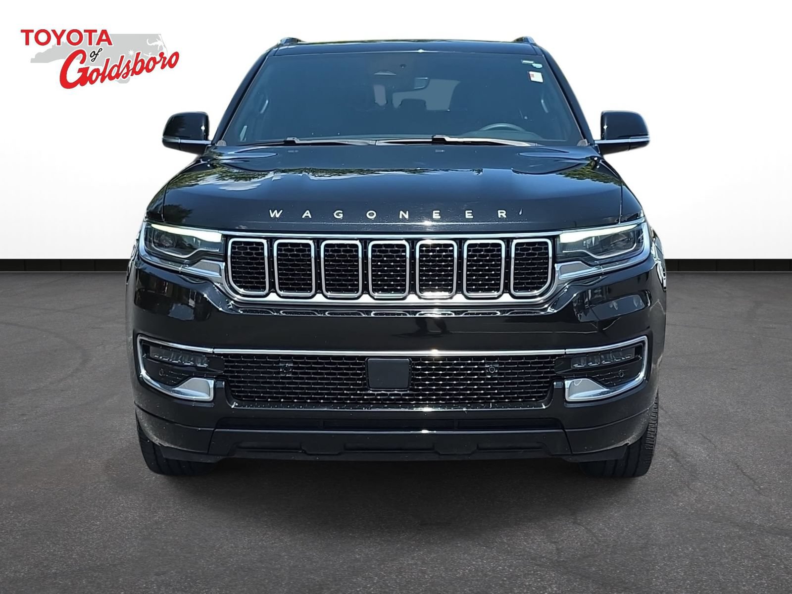 Used 2023 Jeep Wagoneer 4WD w/ Premium Group I image 2