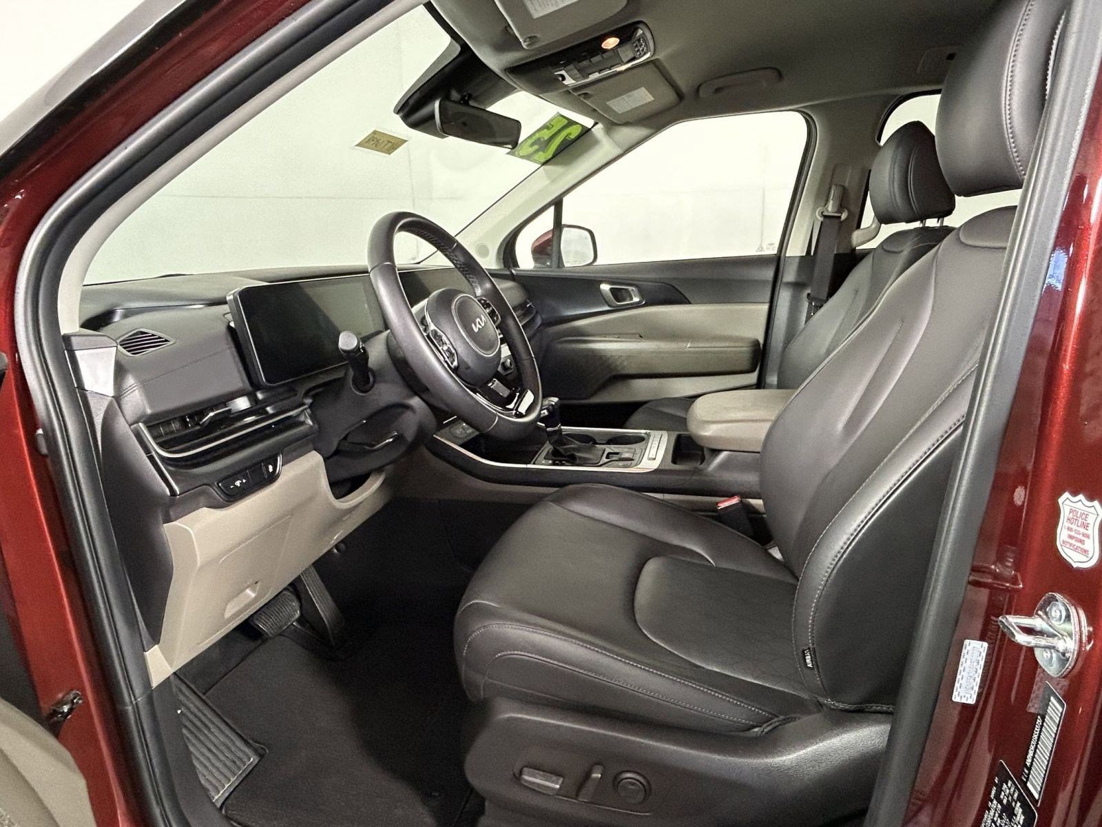 Certified 2025 Kia Carnival LXS image 22