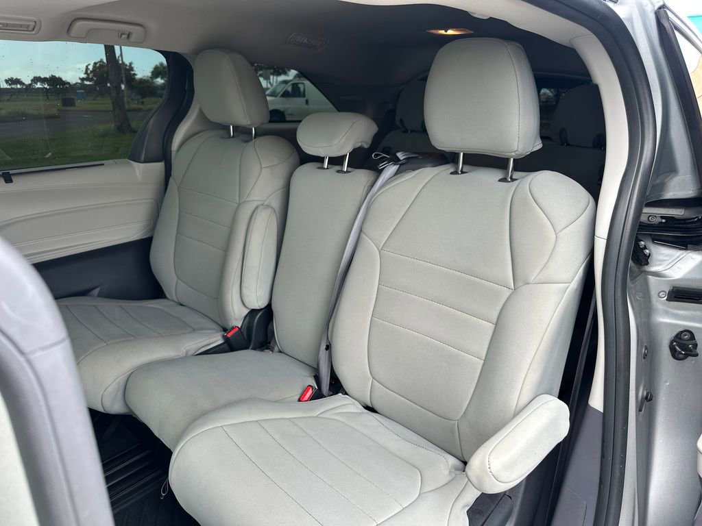 Used 2023 Toyota Sienna XLE image 14