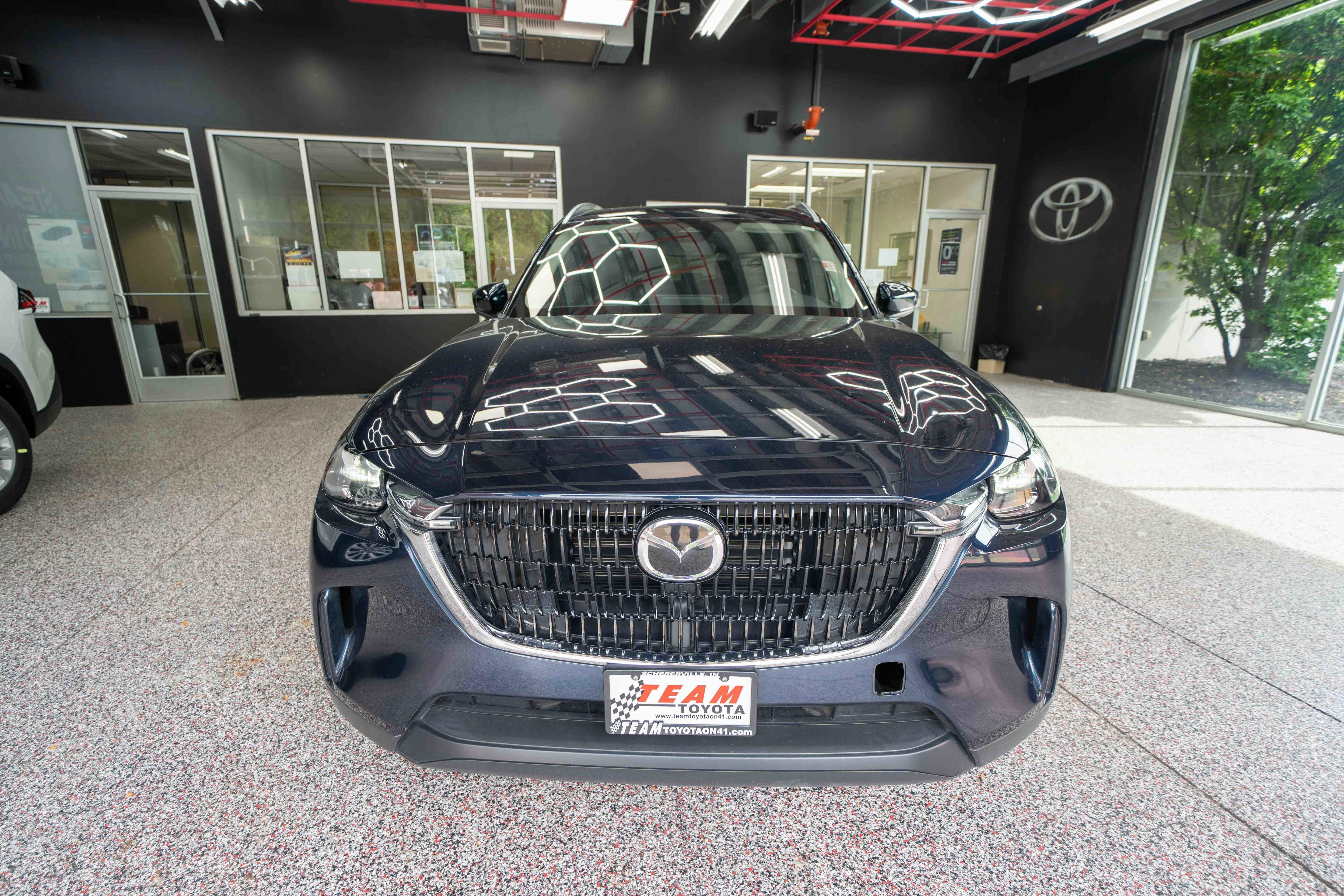 Used 2024 MAZDA CX-90 Plug-In Hybrid w/ Preferred AWD/4WD image 6