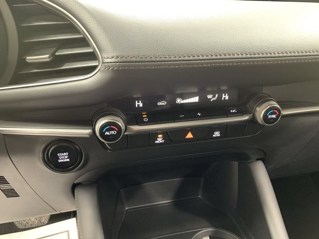 Used 2022 MAZDA MAZDA3 s FWD image 16