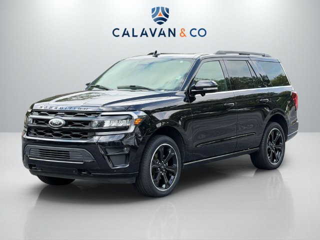 Used 2023 Ford Expedition Limited AWD/4WD image 3