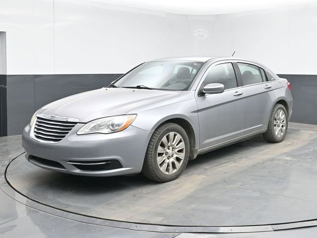 Used 2013 Chrysler 200 LX image 5