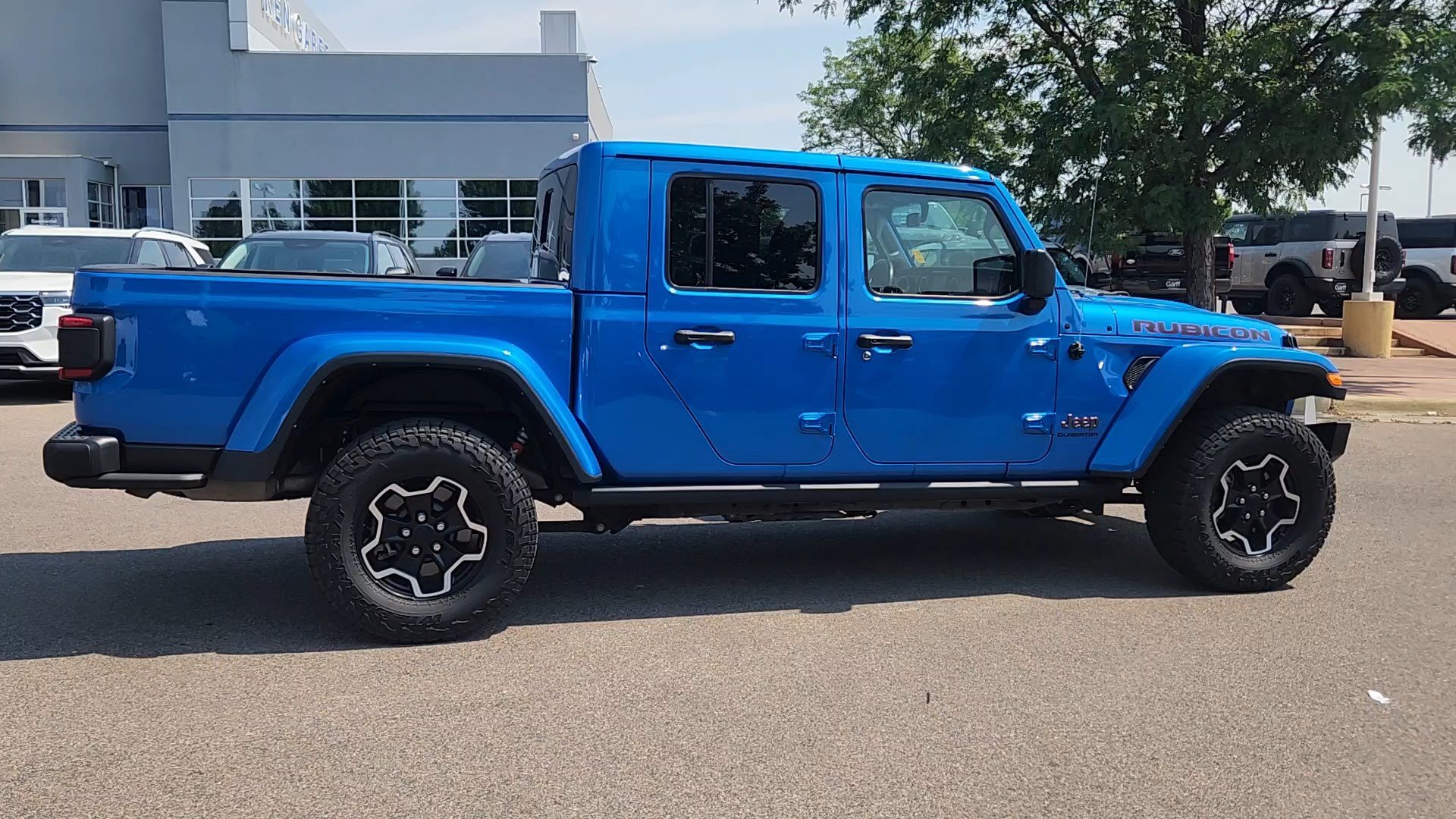 Used 2022 Jeep Gladiator Rubicon w/ LED Lighting Group AWD/4WD image 13