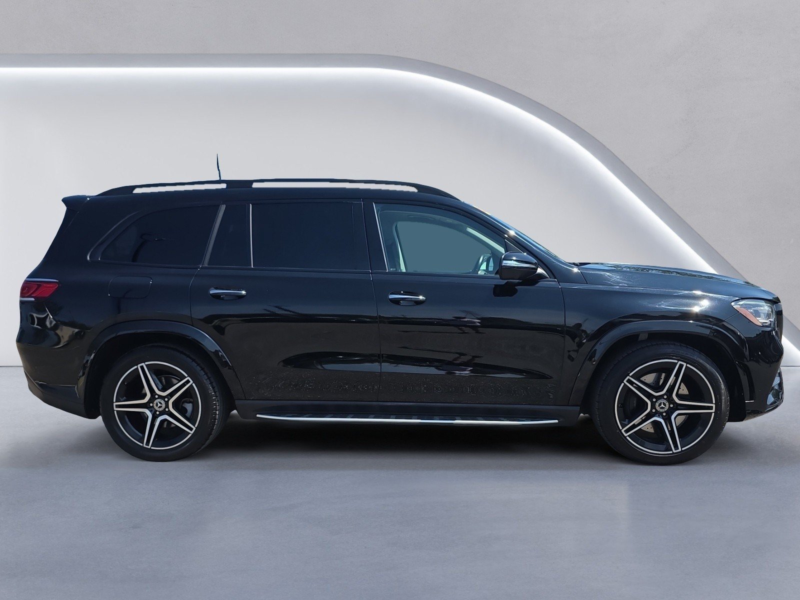 Certified 2023 Mercedes-Benz GLS 450 4MATIC w/ AMG Line Exterior image 3