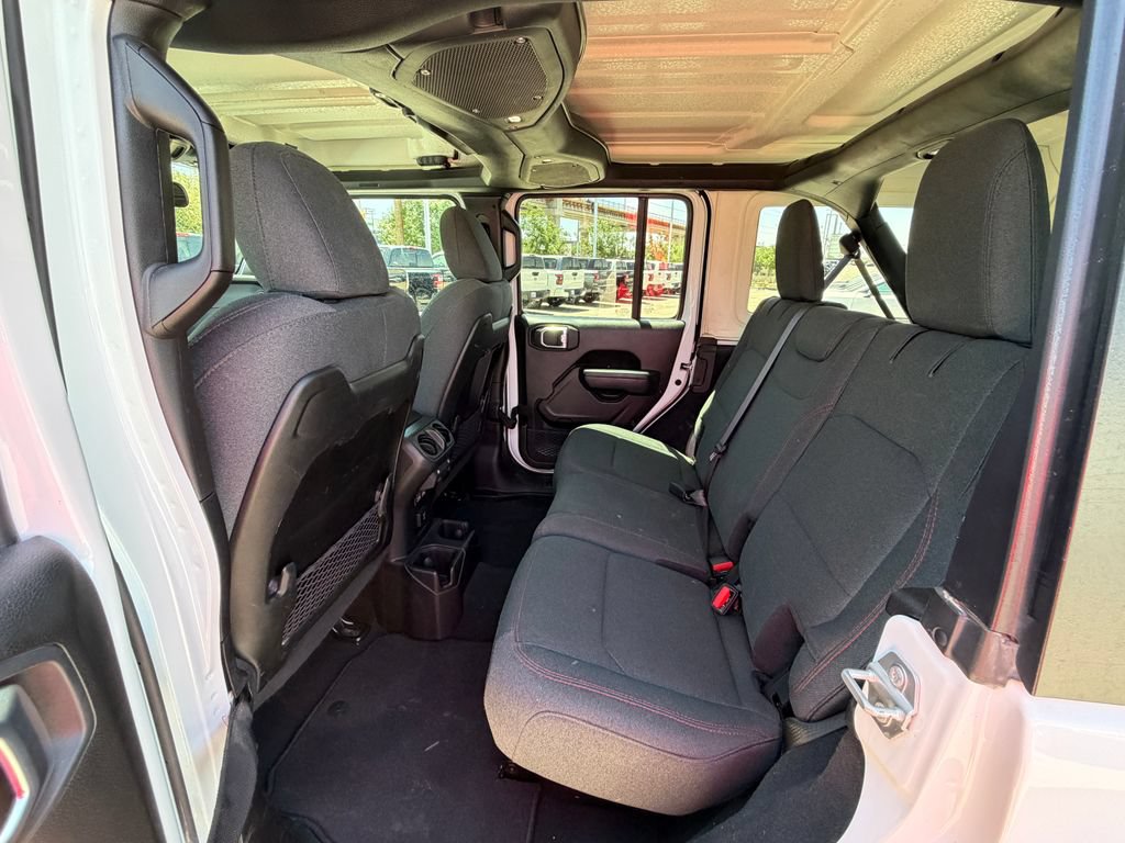 Used 2025 Jeep Wrangler Unlimited Rubicon AWD/4WD image 22