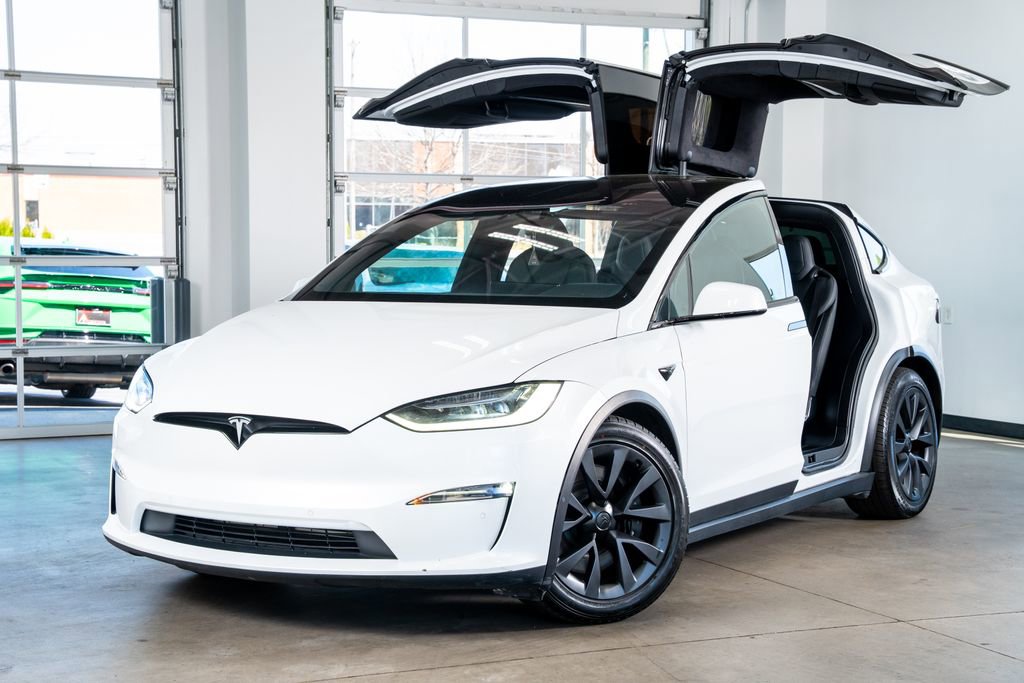 Used 2022 Tesla Model X Plaid image 2