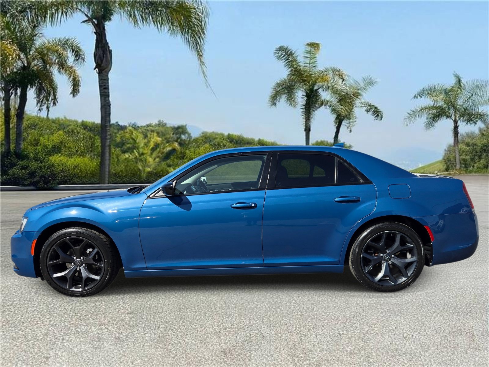 Used 2021 Chrysler 300 Touring w/ Sport Appearance Package RWD image 2