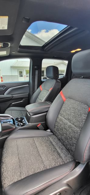 Used 2023 Chevrolet Colorado Z71 w/ Z71 Convenience Package 2 AWD/4WD image 5
