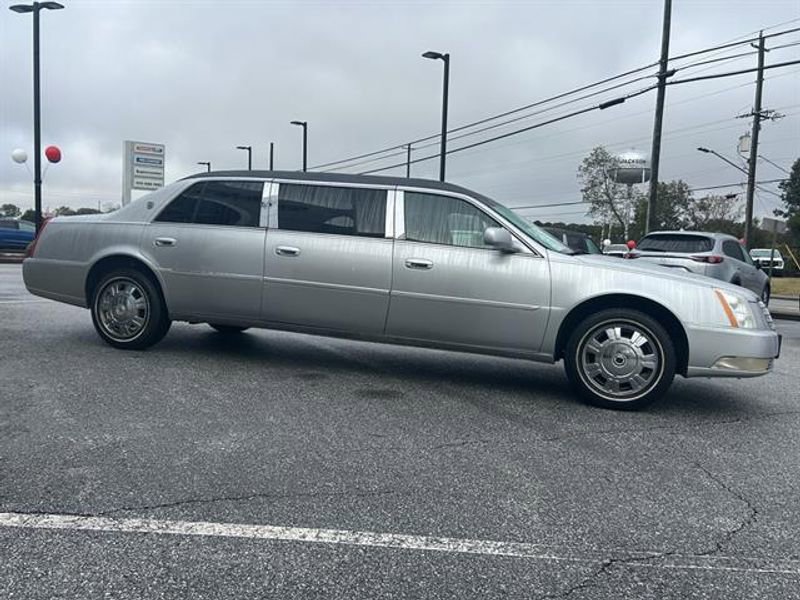 Used 2011 Cadillac DTS Limousine image 3