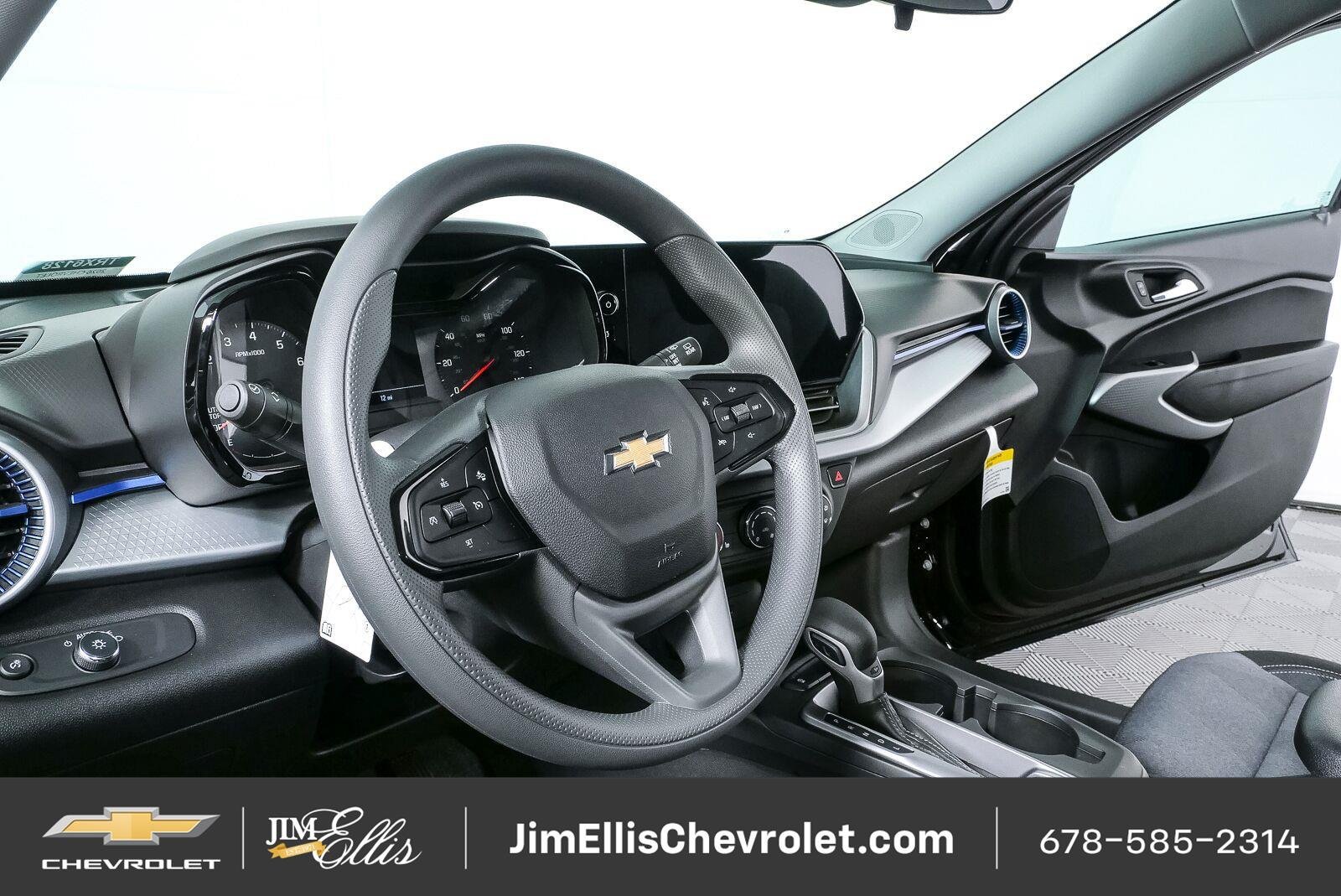 New 2026 Chevrolet Trax LS w/ LS Convenience Package FWD image 4