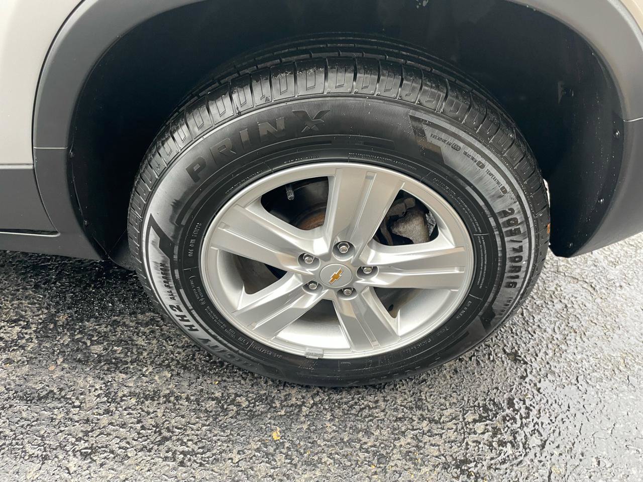 Used 2018 Chevrolet Trax LS AWD/4WD image 15