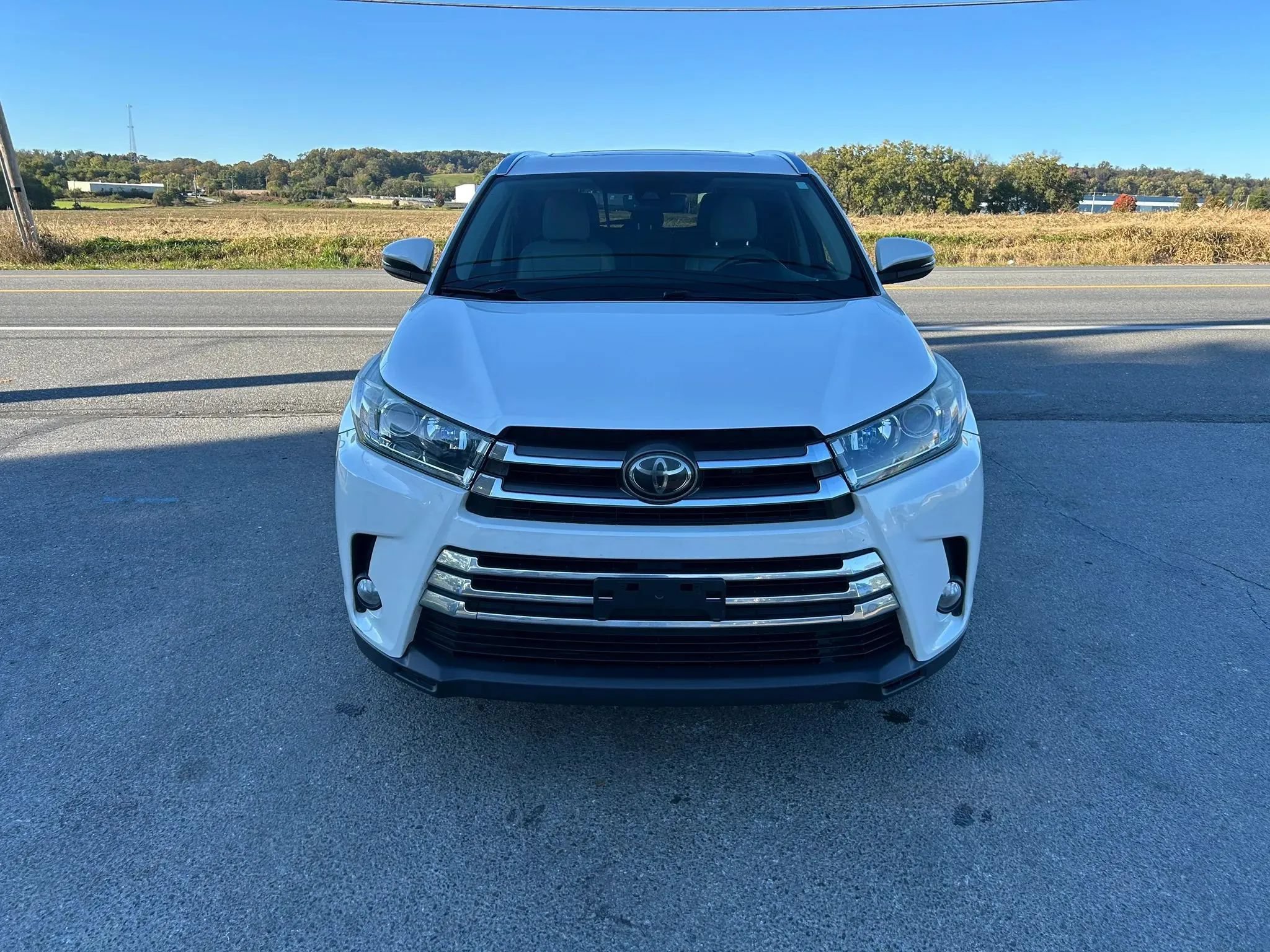 Used 2017 Toyota Highlander Limited AWD/4WD image 4