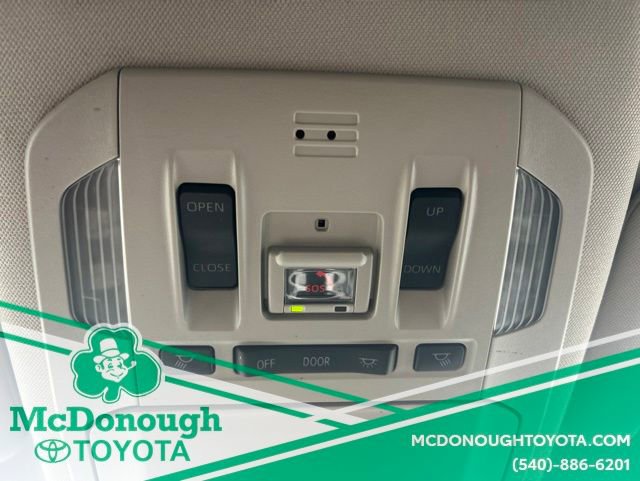 Used 2023 Toyota Highlander XLE AWD/4WD image 19