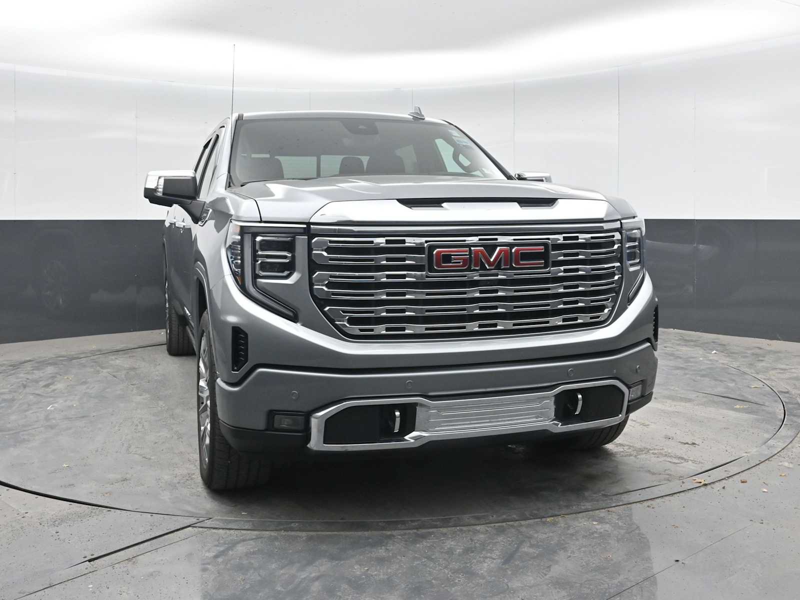 Used 2025 GMC Sierra 1500 Denali w/ Denali Reserve Package AWD/4WD image 6