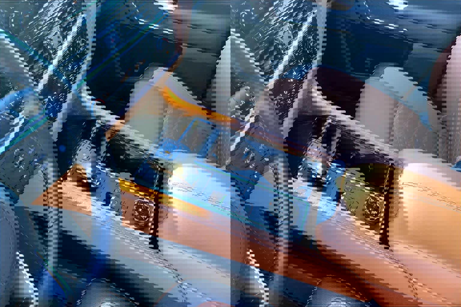 Used 2022 Nissan Pathfinder Platinum w/ Cargo Package image 16